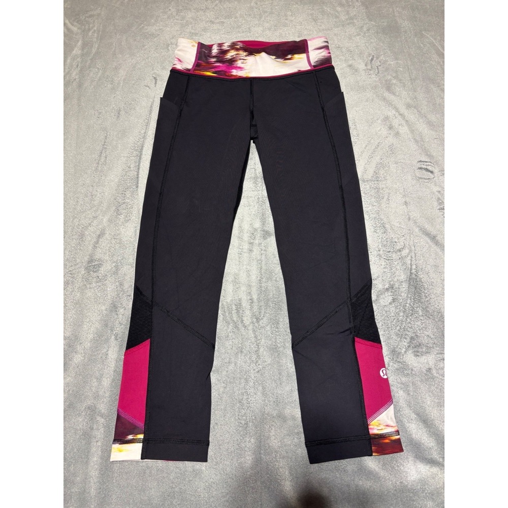 Lululemon Womens 4 Black Pace Rival Cropped Wind Berry Rumble Colorway Leggings